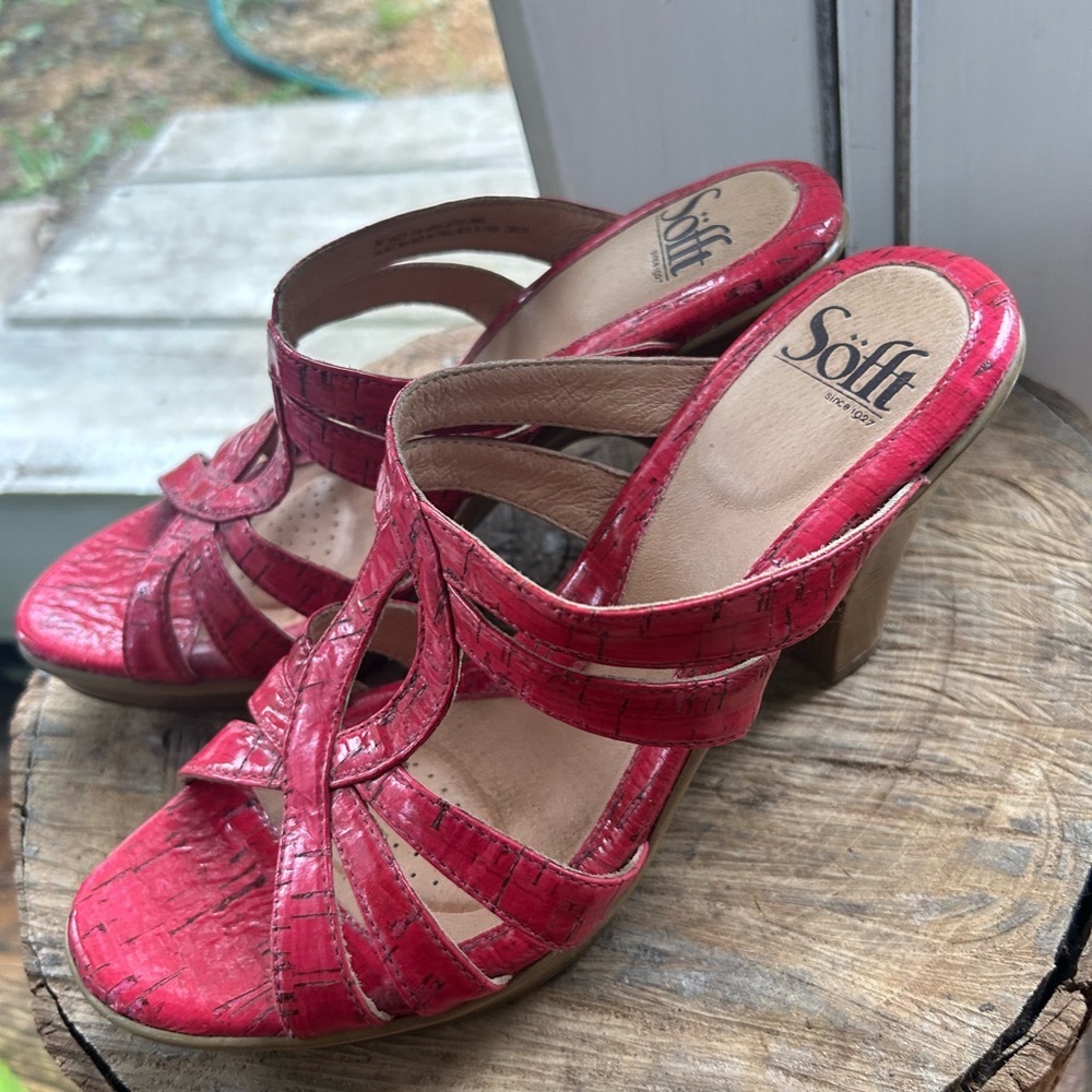 Sofft Leather Heeled Sandals Size 8M Slip On